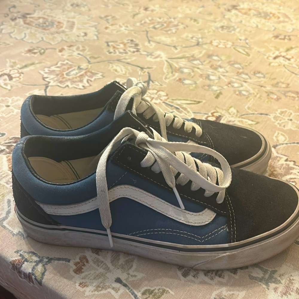 Vans Size 7M/8.5W